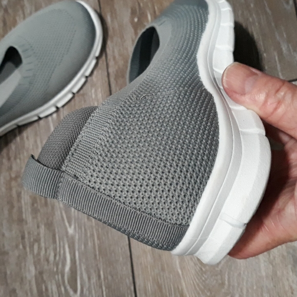 Freedom Fit grey mesh loafers. Mint condition. 9 wide - Picture 6 of 11